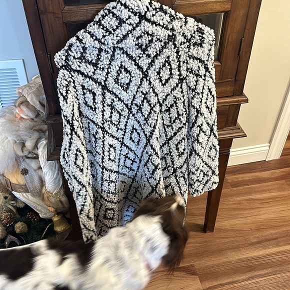 Fuzzy warm sweater - Picture 4 of 6